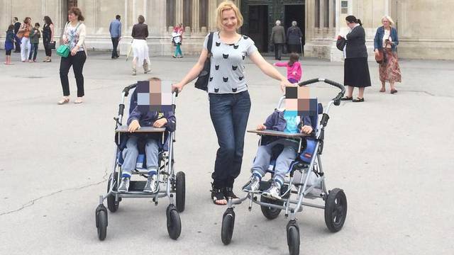 Majka blizanaca s cerebralnom paralizom spasila djevojčicu od utapanja: 'Oprala me panika'