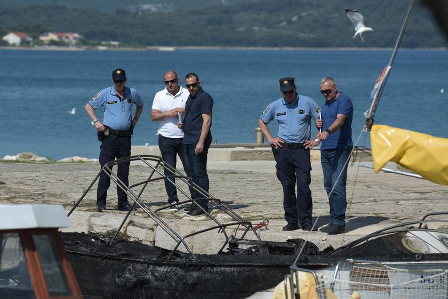 Požar je podmetnut? Izgorjelo šest brodova, šteta je totalna...