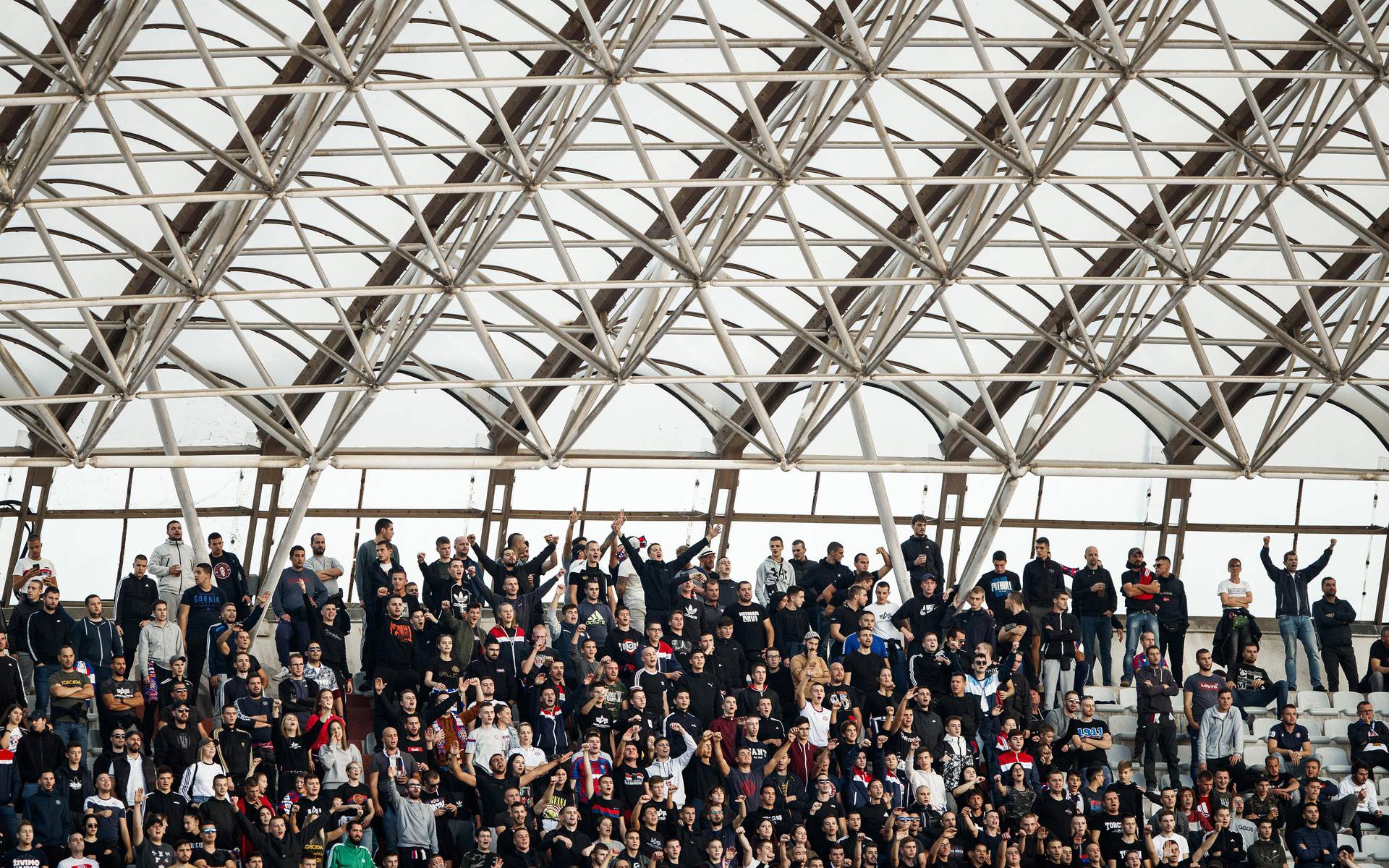 Torcida zbog zabrane umjesto na sjeveru ovaj put navijala na istoku 