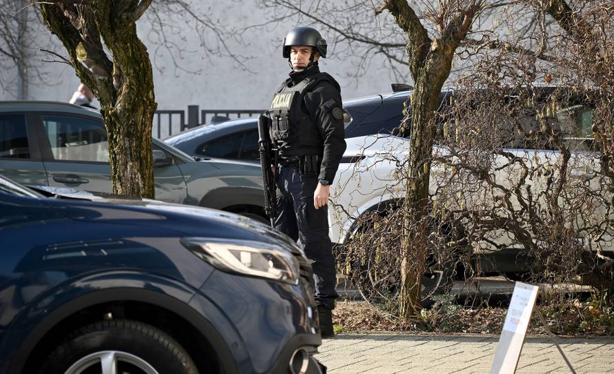 Varaždin: Srđan Mlađan pod jakim policijskim osiguranjem dolazi na Županijski sud