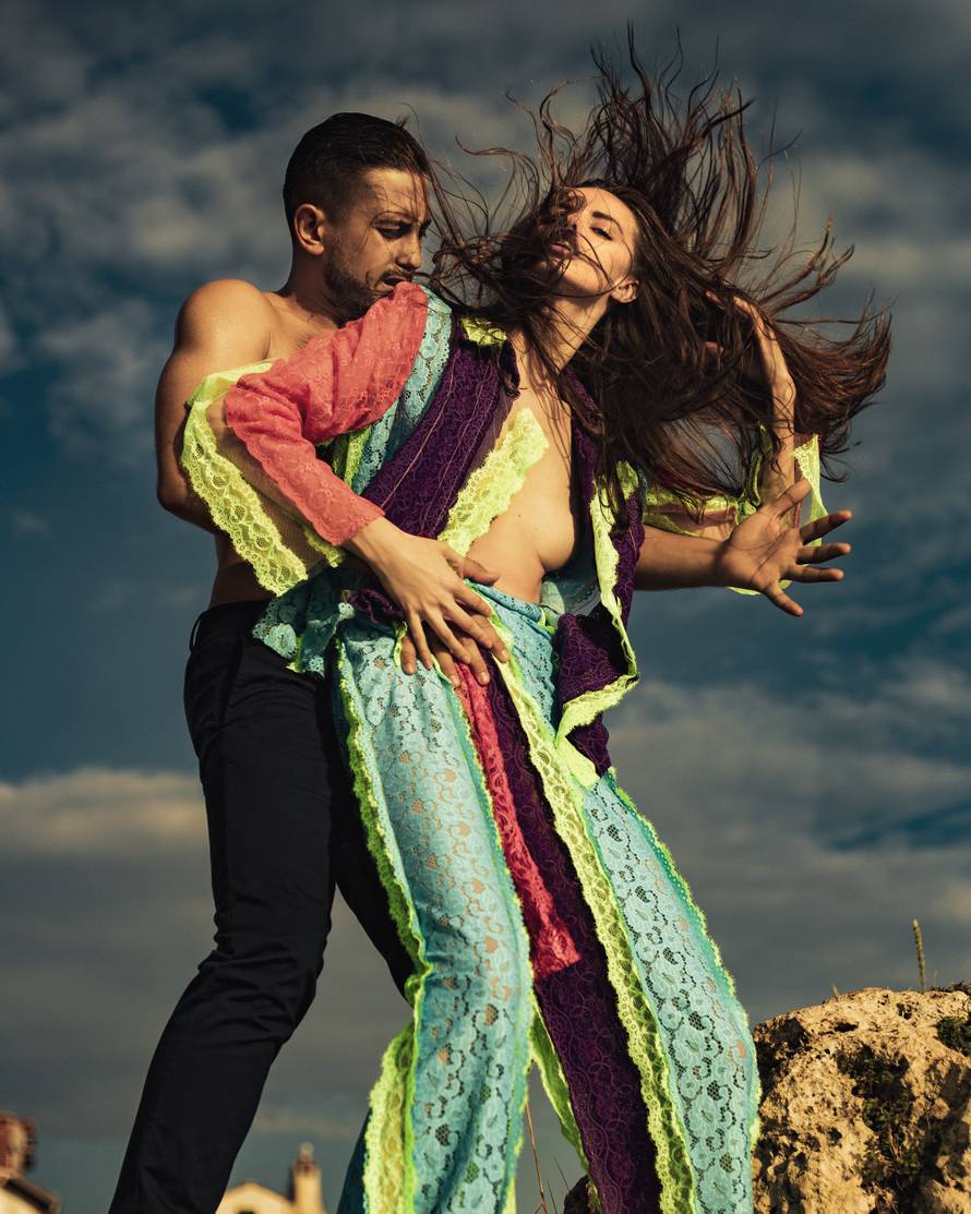 Najnovija kolekcija dizajnerice Jasmine Arnautović snimljena je pred zalazak sunca u Rovinju