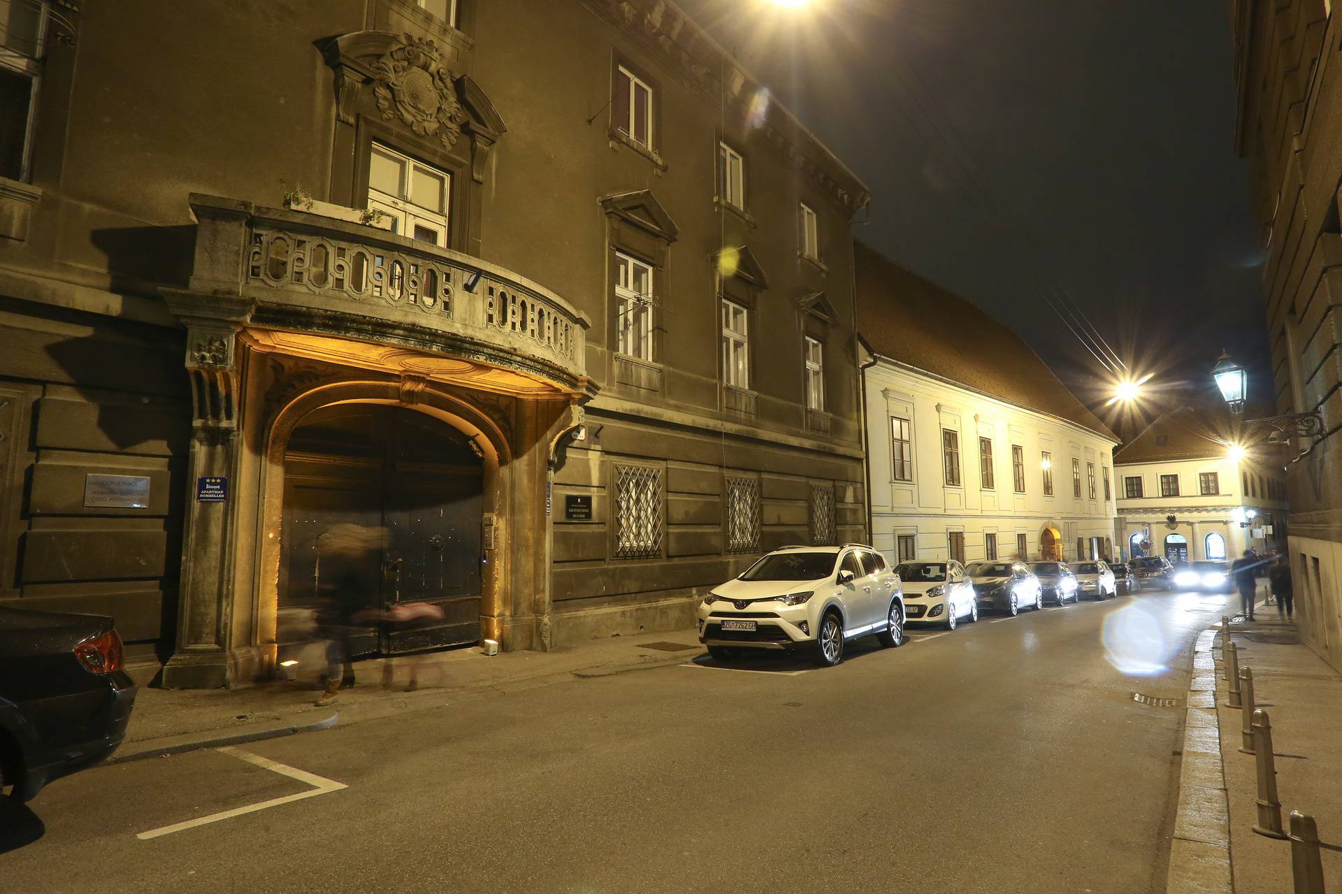Zagreb: Zlatni portali u Opati?koj ulici u sklopu Festivala svjetla