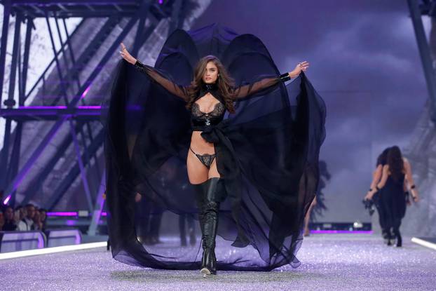 Model Taylor Hill presents a creation during the 2016 Victoria