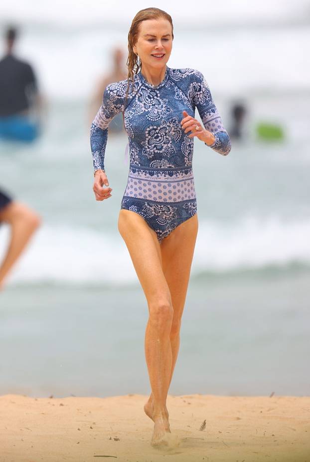 *PREMIUM-EXCLUSIVE* Nicole Kidman her husband Keith Urban and their daughter Faith were spotted enjoying a swim at a Sydney beach **WEB EMBARGO UNTIL 1:20 pm EST on January 5, 2024**