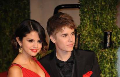 Potvrdili vezu: Bieber i Selena stigli su skupa na crveni tepih