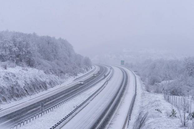 Gust snijeg na autocesti A1 