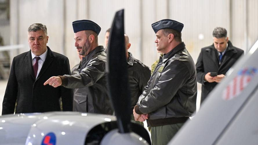 VIDEO Milanović je posjetio vrh HRZ-a, obišao i borbene Rafale