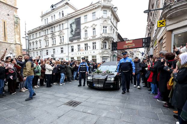 Sarajevo: Povorka prema gradskom groblju Barama