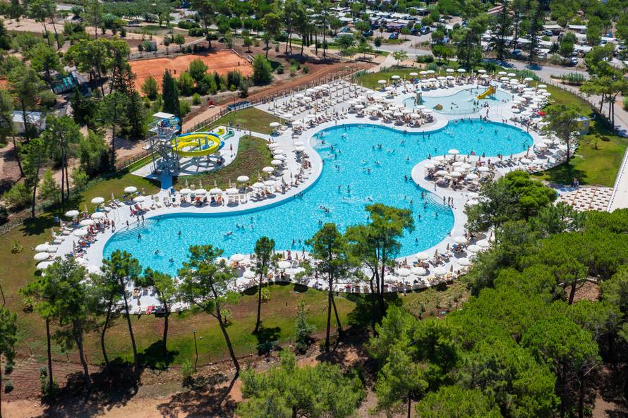 storyeditor/2026-04-28/New_Pool_Complex.jpg