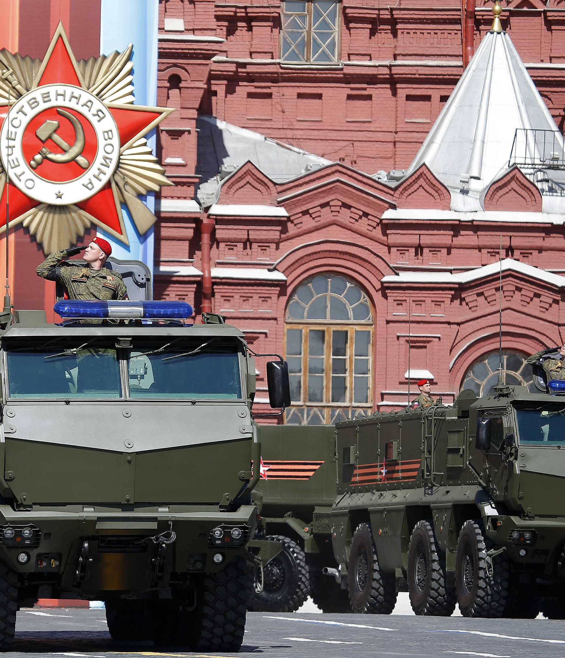 Russian army rehearse before the World War II anniversary in Moscow