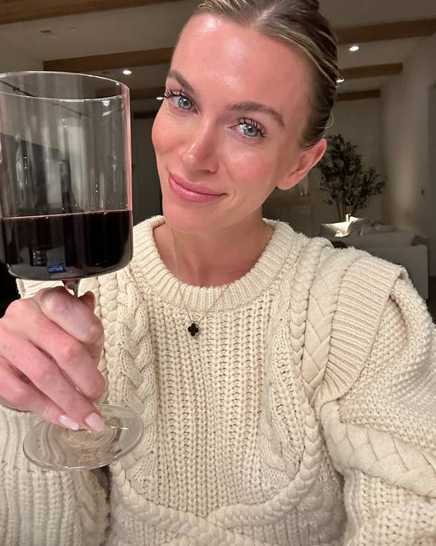 FOTO Zgodna doktorica: Mužu su poručili da me ostavi jer objavljujem prevruće fotografije