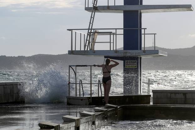 Zadar: Jesensko poslijepodne na skakaonici bazena Kolovare