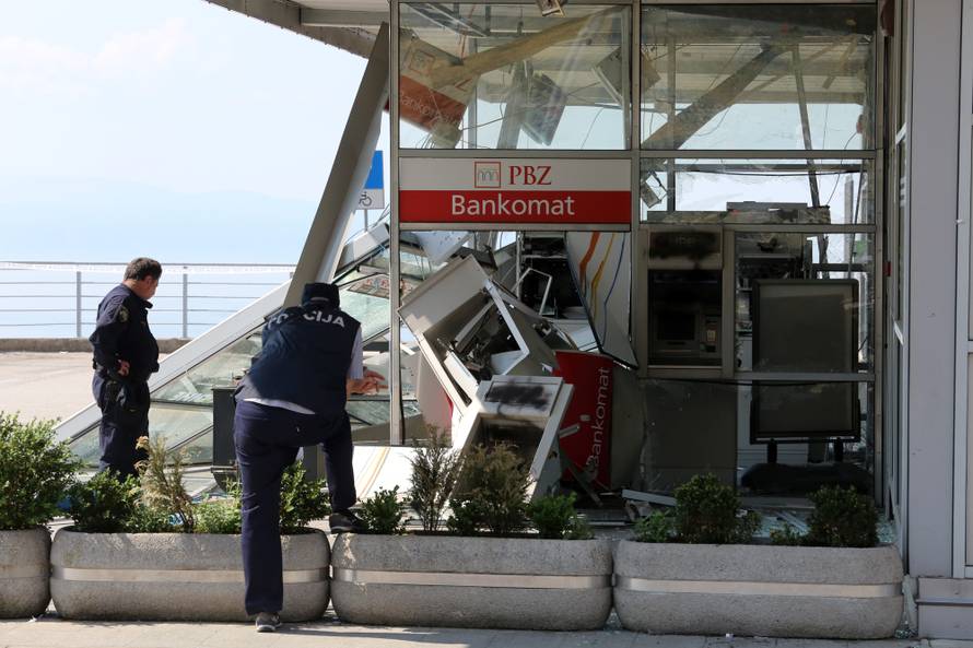 Eksplozija probudila Riječane: Razbojnici raznijeli bankomate
