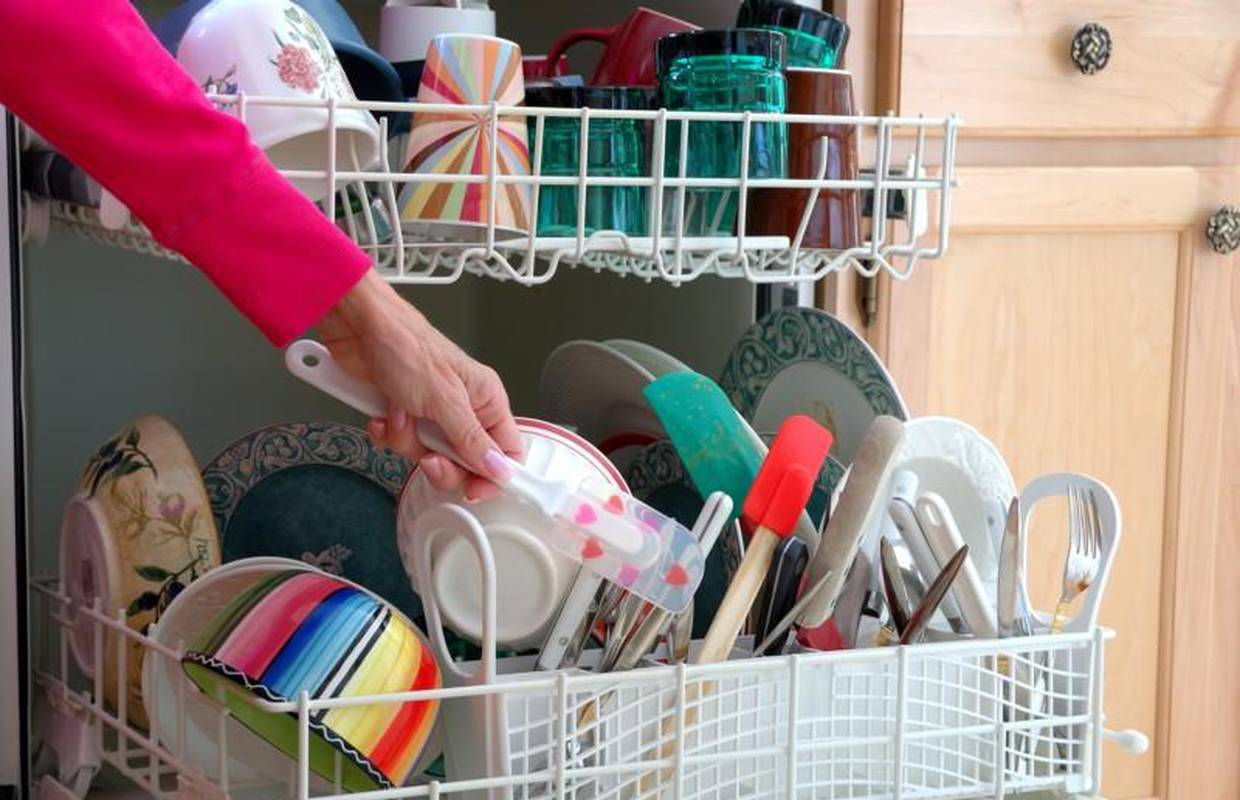 Što nikad ne biste trebali prati u perilici suđa -  ovih 10 stvari