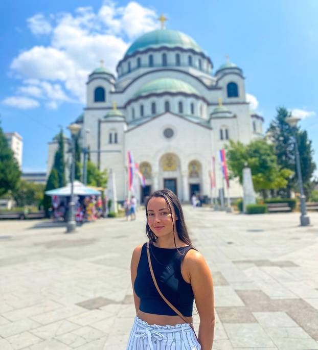 FOTO Srpkinja vodi košarkaše, voli Hrvatsku i ruši predrasude