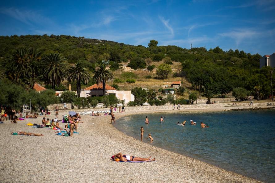 Vis: Gradska plaÅ¾a Prirovo