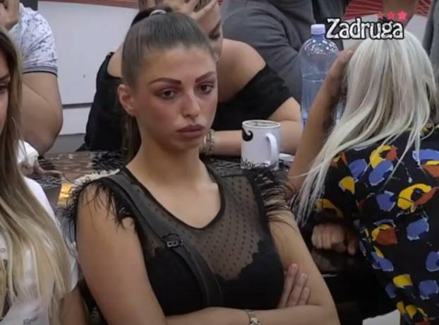 Starleta na Lazićevom nastupu. Ovo je ona prije operacija: 'Tata je uložio  u mene. Nije štedio'