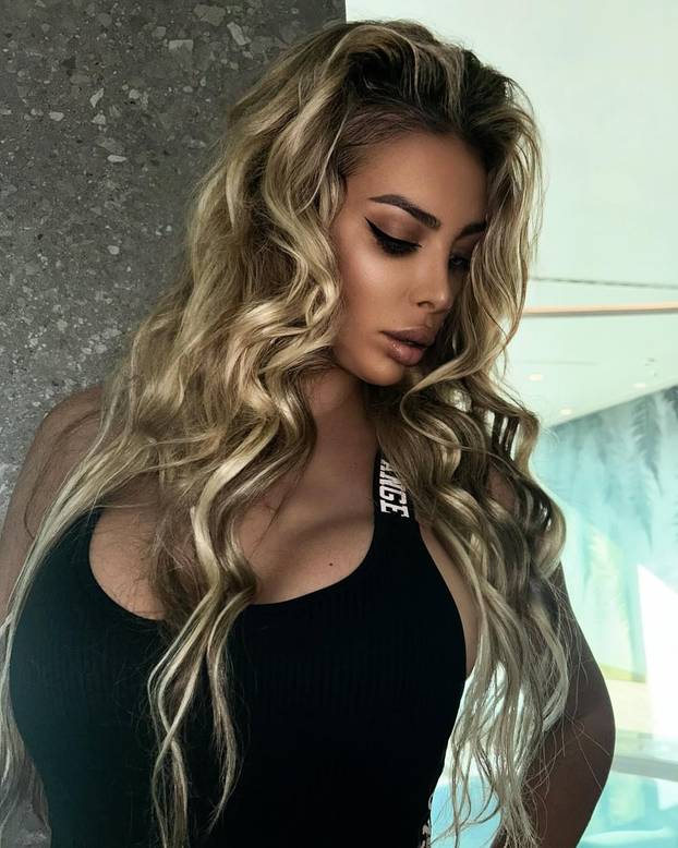 FOTO Ava Karabatić od reality zvijezde do kandidatkinje za predsjednicu: Dosta je stezanja!