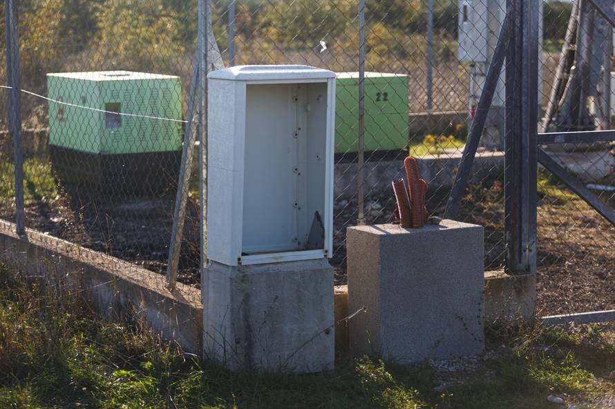 Tijekom noci zapaljen repetitor u Škabrnji, izgorjeli agregati vrijedni 150 tisuća kuna