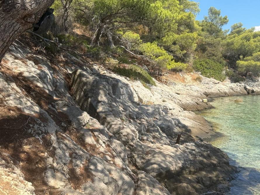 Belgijski umjetnik za 24sata: 'Žao mi je, maknuo sam žicu pod naponom'. Evo i fotografija