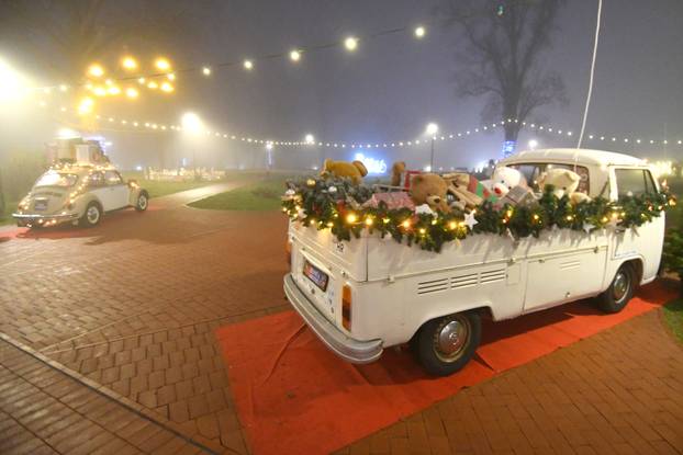 Vozila puna plišanih medvjedića apsolutni su hit adventa u Virovitici