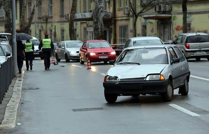 Prelazila cestu: Auto naletio na pješakinju, teško je ozlijeđena