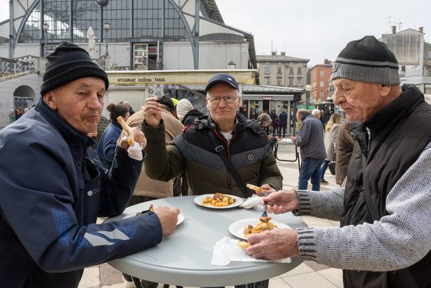 Pula:  500 besplatnih porcija “Lovačkog doručka” podjeljeno na slast prisutnim puljanima