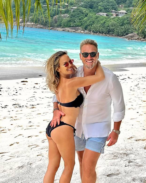 Svi Majini bikiniji i tangice: Sa Šimom uživala na jahti, i bivšeg Nenada zavela je na bazenu...