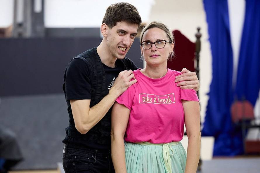 Krešimir Dolenčić: 'Radio sam s velikim imenima, a volio bih da više mladih radi u kazalištima'