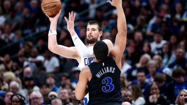 NBA: Los Angeles Clippers at Dallas Mavericks