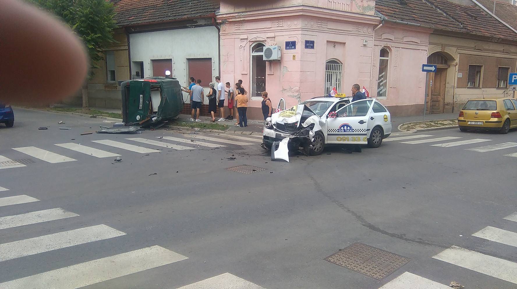 Sudarila se tri automobila, ozlijeđeno troje ljudi u Osijeku