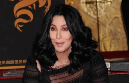'Cher je pretrpjela srčani udar, pod stresom je zbog problema'