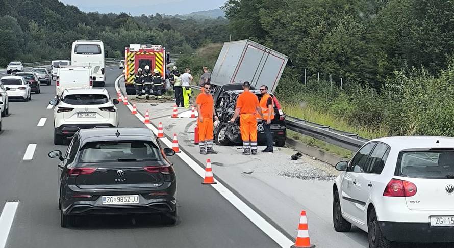 Kamionom naletio na čovjeka u zaustavnoj traci kod Ogulina, još dvoje mrtvih iznad Rijeke