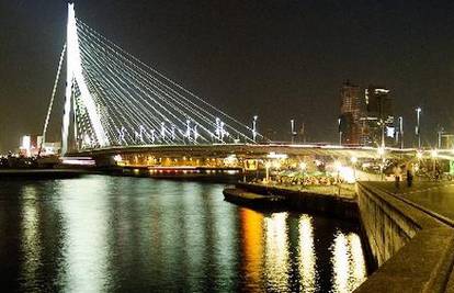 Grad Rotterdam poklanja obiteljima štedne žarulje 