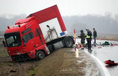 Sudar kamiona i auta kraj Varaždina, poginuo vozač