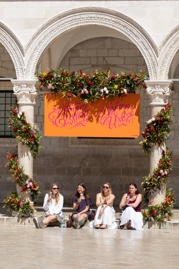 Dubrovnik: Veliki broj turista u razgledavanju grada