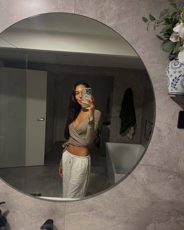 FOTO Nije sve o fitnessu! Ash objašnjava kako imati lijepo tijelo bez nezdravih metoda