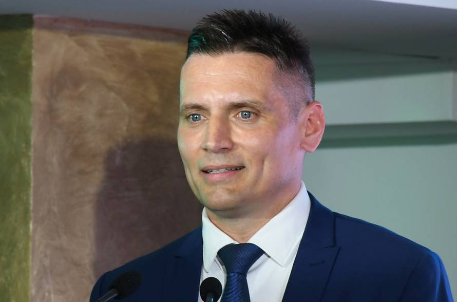 HDZ-ov kandidat za gradonačelnika grada Siska Domagoj Orlić predstavio je svoj program