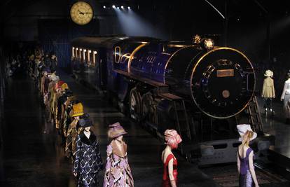 Louis Vuitton: Ove dame su upravo sišle s Orient Expressa