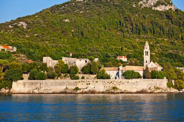 Zbogom gužvama: 14 hrvatskih otoka na kojima ne voze auti