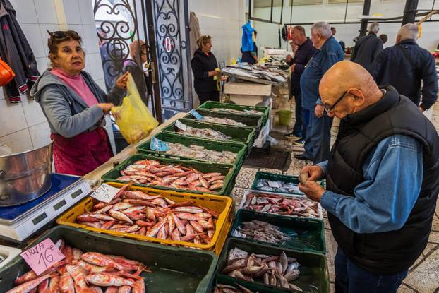 Split: Bogata ponuda ribe petkom u splitskoj ribarnici