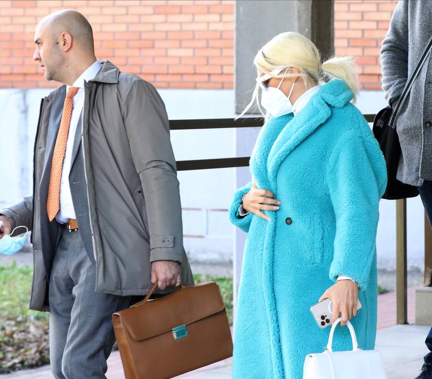 Karleuša se pojavila na sudu u skupocjenim krpicama, kaput i torbica koštaju 40 tisuća kuna