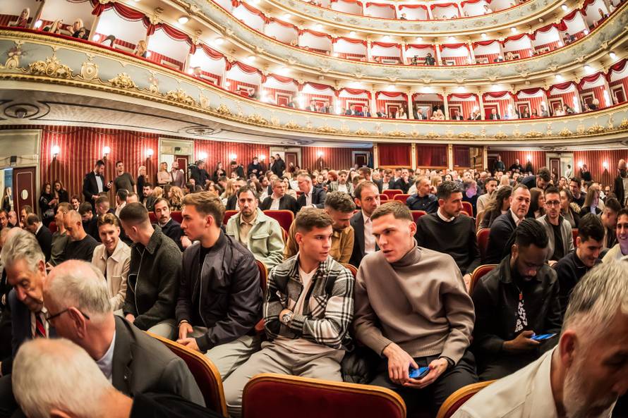 Split: Poznati na pretpremijeri operet "Kraljica lopte"