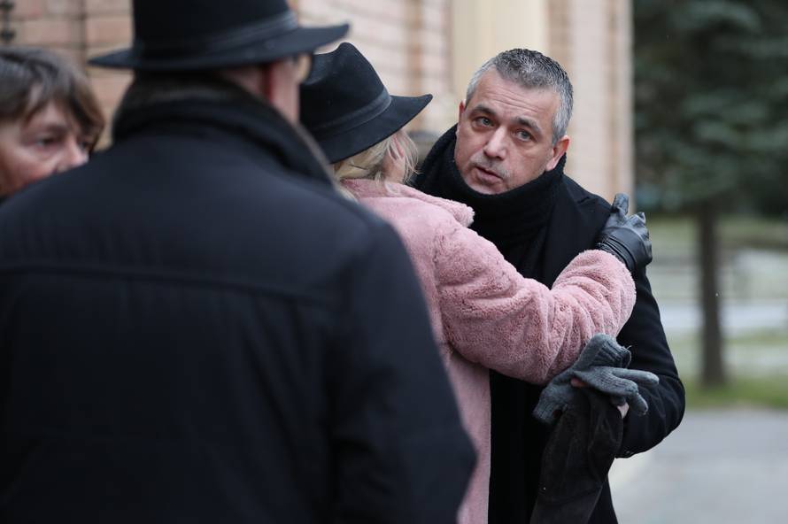 Oproštaj od oca uz tamburaše: Marko je jedva susprezao suze