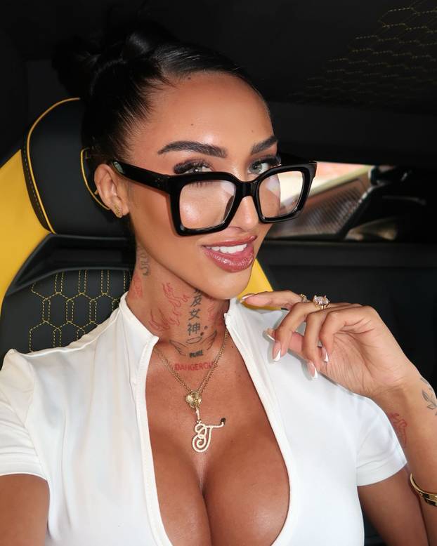 FOTO Ima top tijelo i tajnim poslom zarađuje bogatstvo: 'Ne tražite me novac, nađite posao'