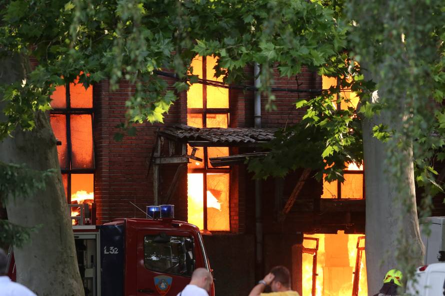 Požar u 'Staroj Zagrepčanki': Nad gradom se nadvio crni dim