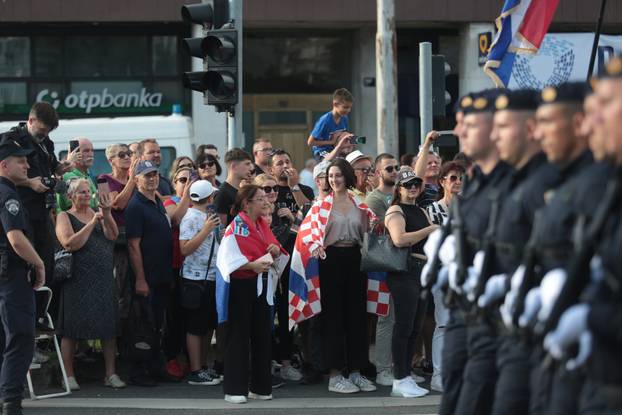 Zagreb: Svečani vojni mimohod u povodu 30 godina VRO Oluja