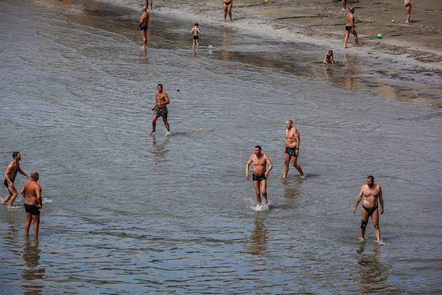 Split:  Proljetni ugođaj na Bačvicama