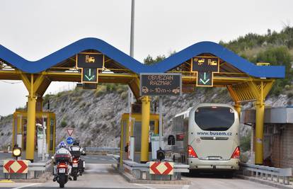 Na nekim naplatnim postajama na autocesti moguće samo bezgotovinsko plaćanje