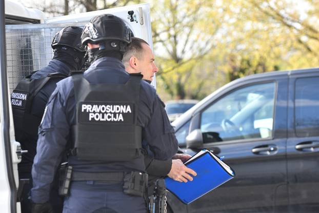 Na Županijskom sudu u Varaždinu nastvaljeno je  suđenje Srđanu Mlađanu, doveden je pod jakim osiguranjem na sud